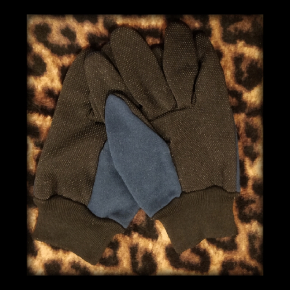 🏈 New England Patriots Football Gloves🏈 - Picture 2 of 4